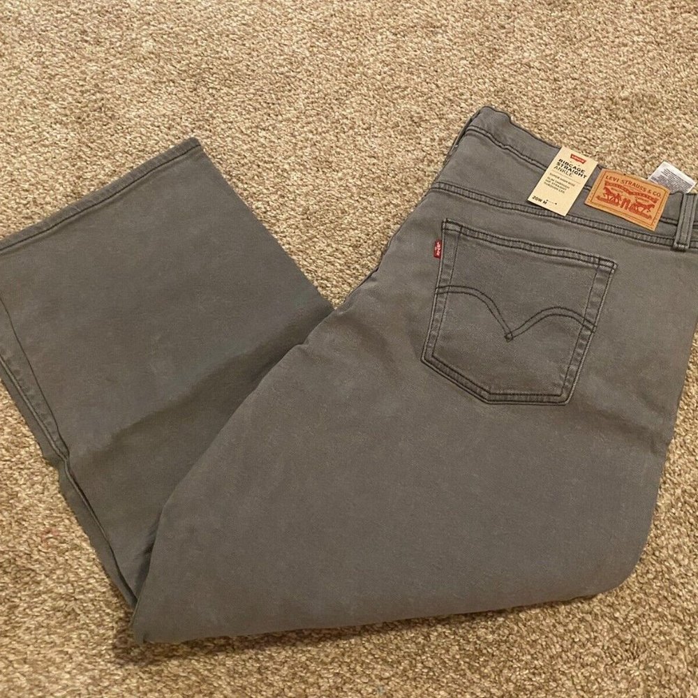 Levi's High Rise Jeans in Charcoal Gray